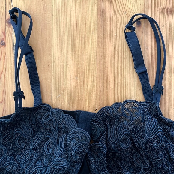 Victoria’s Secret Black Embroidery Bra, 36C - Picture 4 of 4